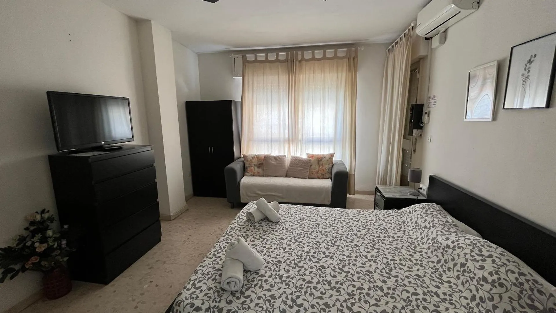 Rafaela Guest House Málaga 2*,